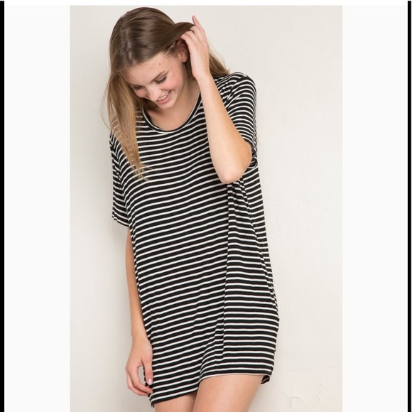 Brandy Melville T-shirt dress - Picture 2 of 4
